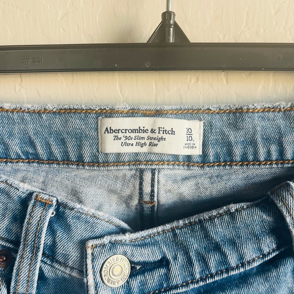 Abercrombie & Fitch Women’s 90s Slim Straight Ultra High Rise Jeans Size 30/10 - Picture 4 of 4